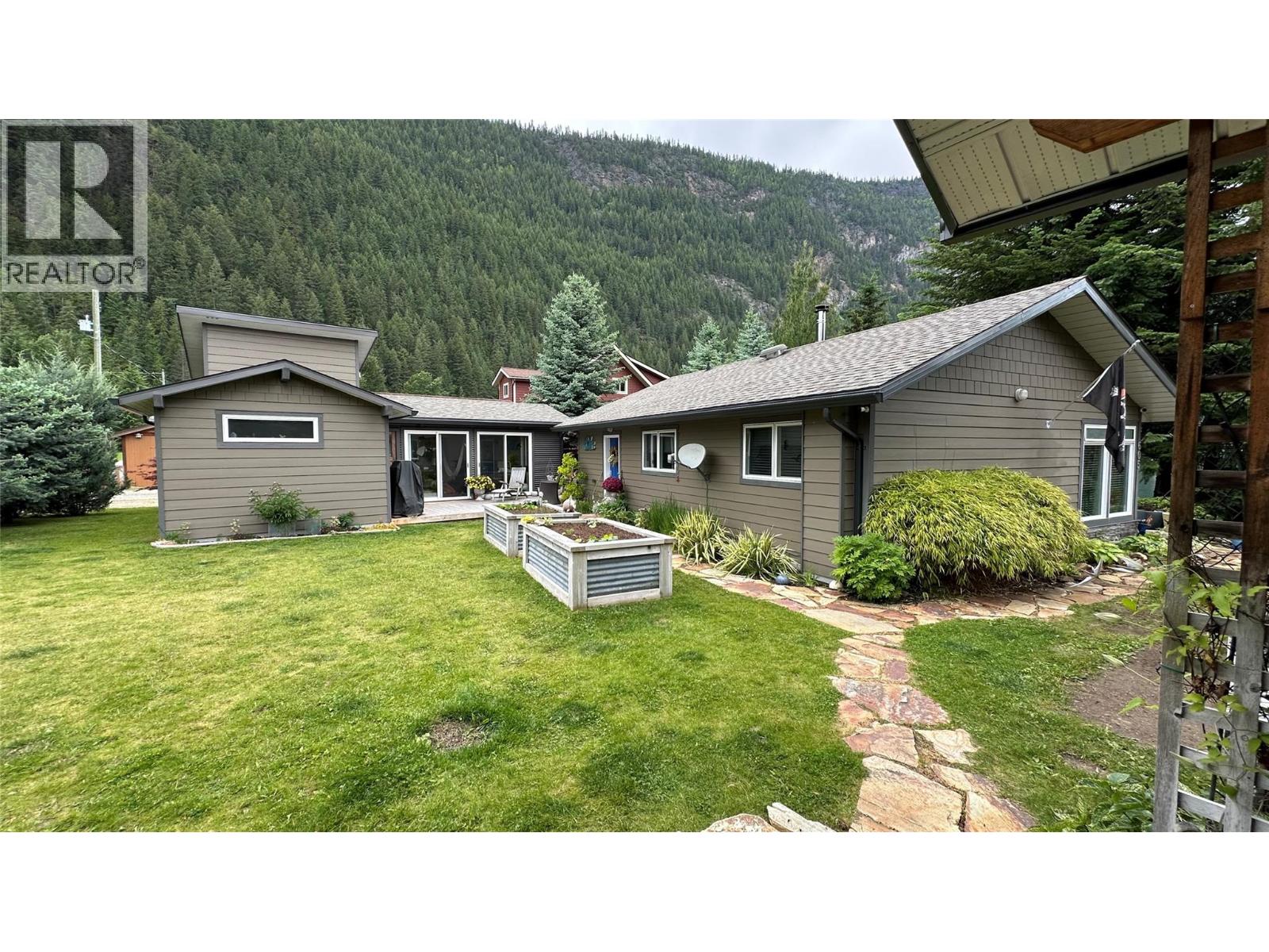 605 Sixth Avenue, Lardeau, British Columbia  V0G 1M0 - Photo 32 - 10377218