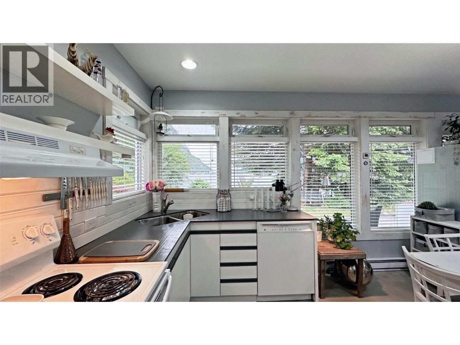 605 Sixth Avenue, Lardeau, British Columbia  V0G 1M0 - Photo 37 - 10377218