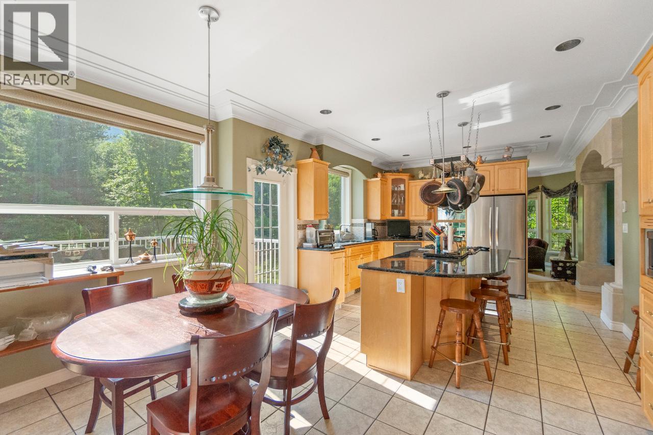 880 Waterloo Road, Castlegar, British Columbia  V1N 4K8 - Photo 23 - 10378544