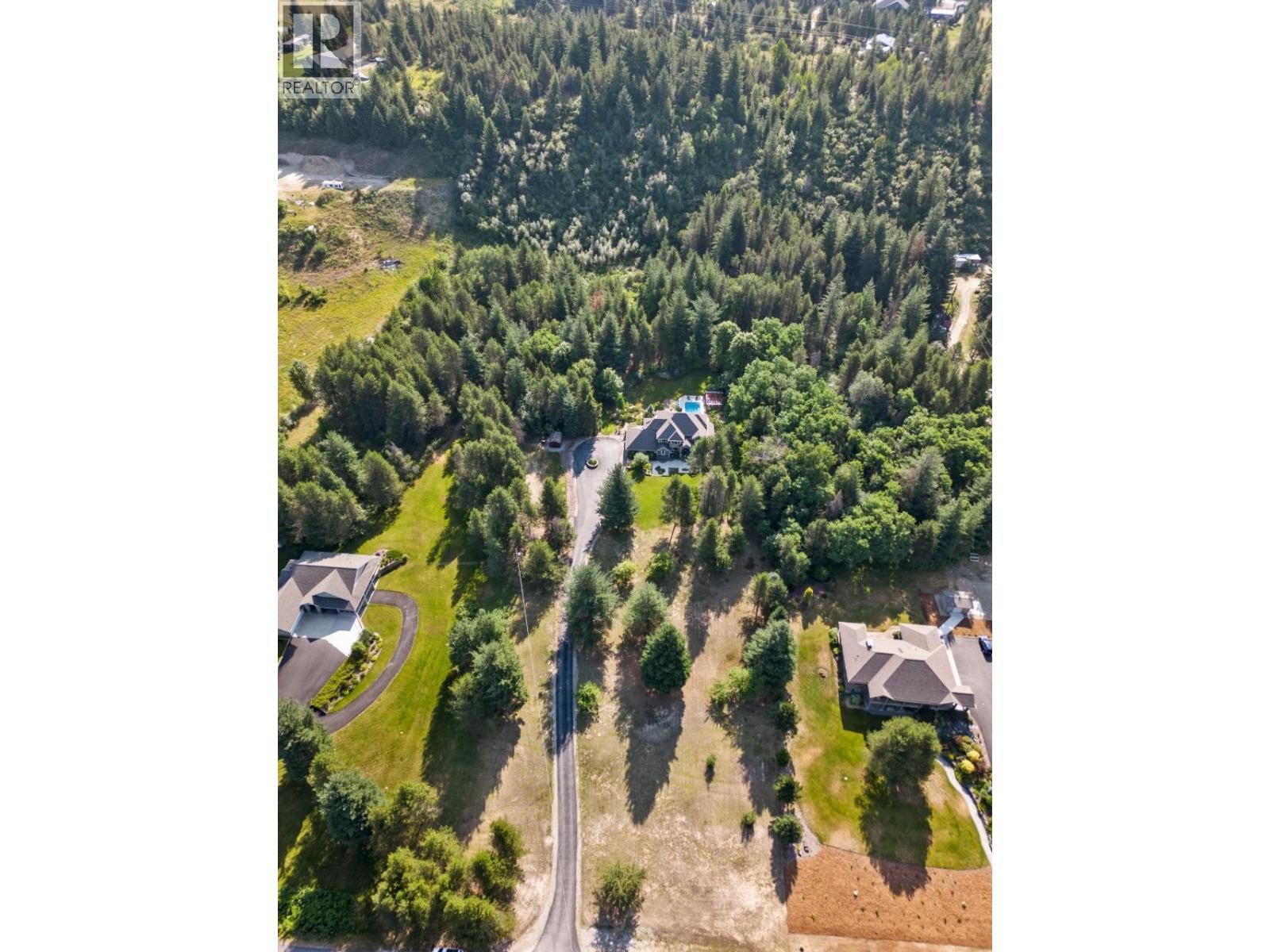 880 Waterloo Road, Castlegar, British Columbia  V1N 4K8 - Photo 64 - 10378544