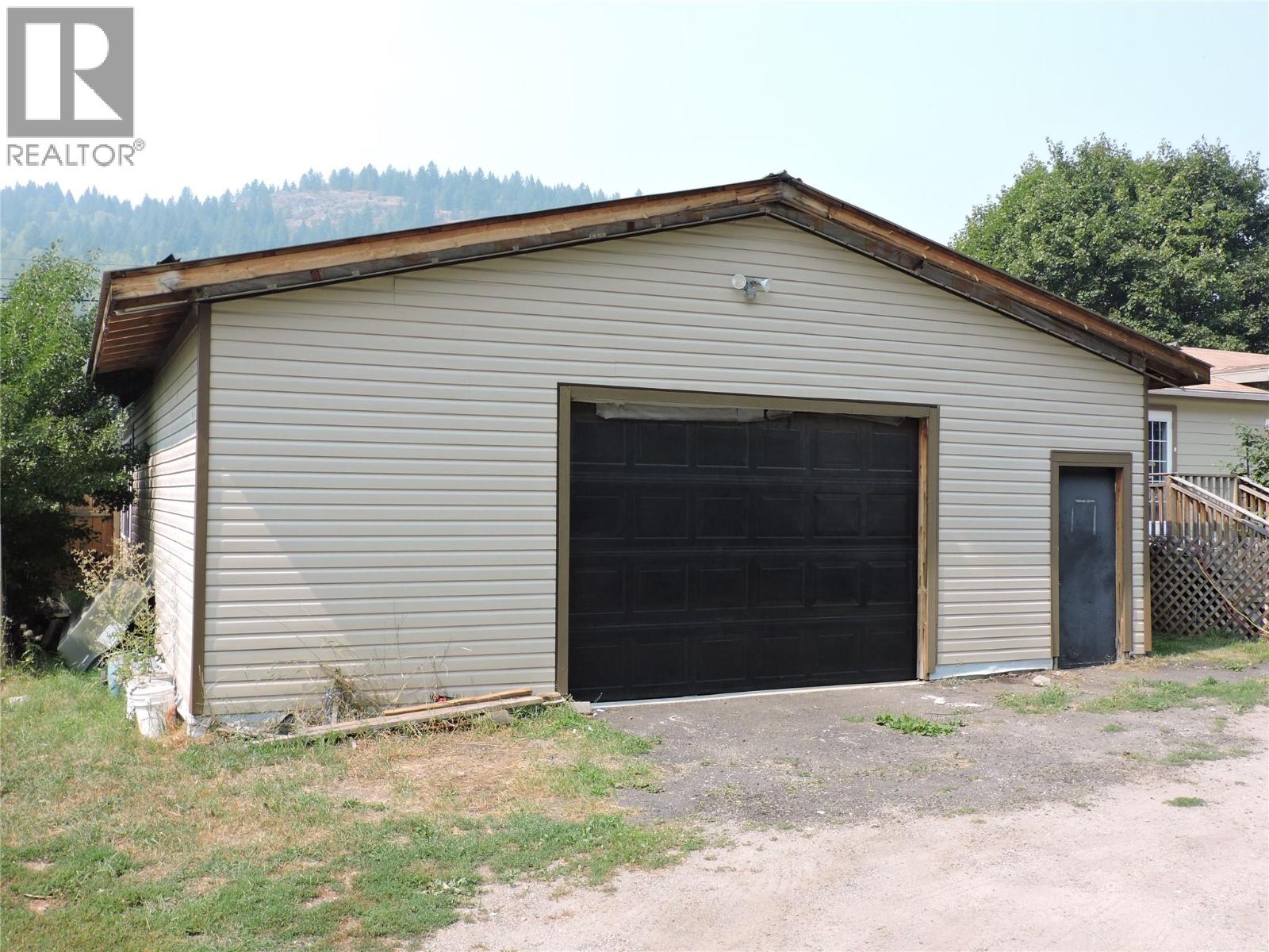 684 Government Avenue N, Greenwood, British Columbia  V0H 1J0 - Photo 4 - 10378602
