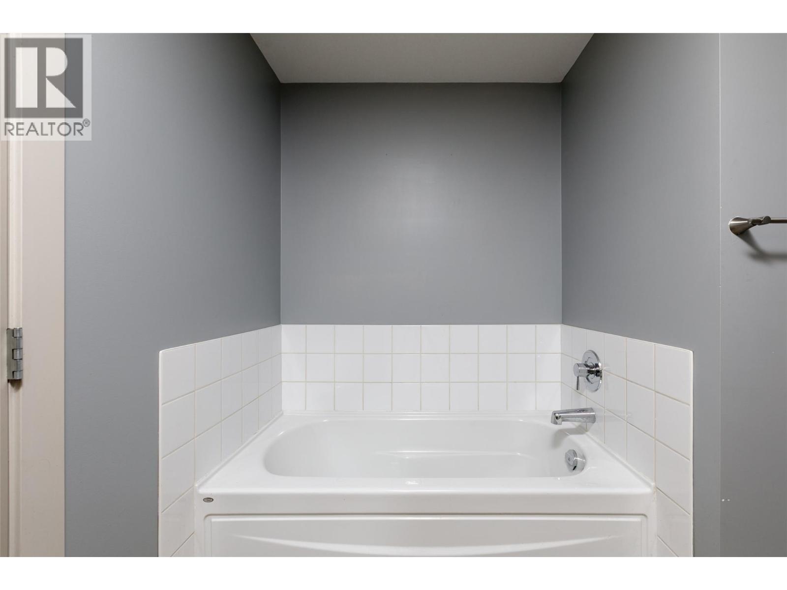 700 Martin Avenue Unit# 203, Kelowna, British Columbia  V1Y 6V3 - Photo 14 - 10378178