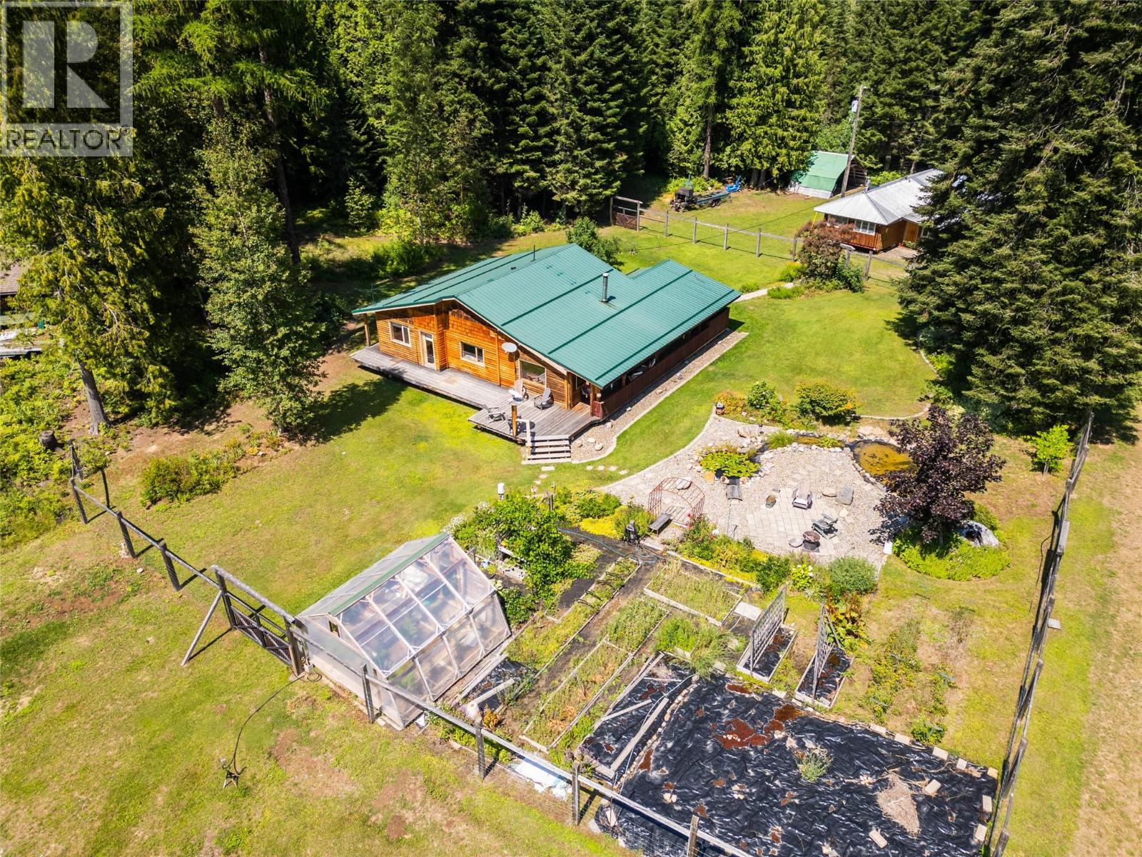 541 Bear Road, Salmo, British Columbia  V0G 1Z0 - Photo 3 - 10377789