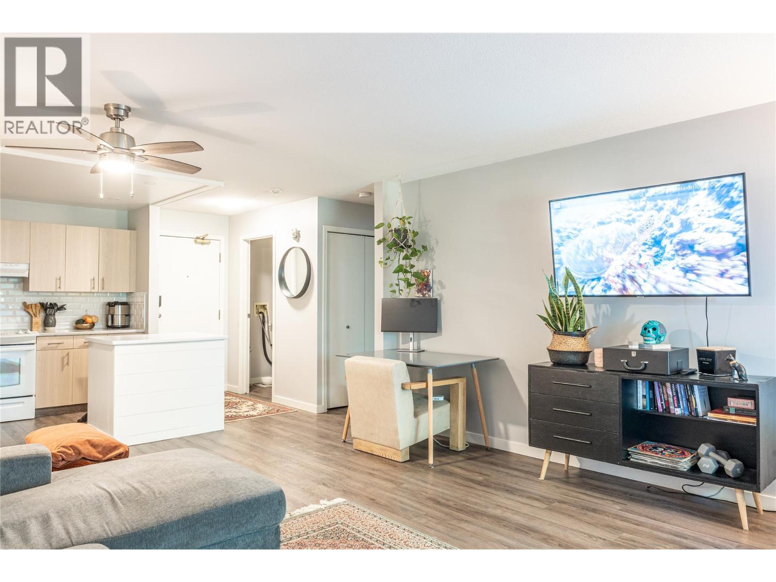 240 Hollywood Road N Unit# 304, Kelowna, British Columbia  V1X 6Y9 - Photo 3 - 10378573