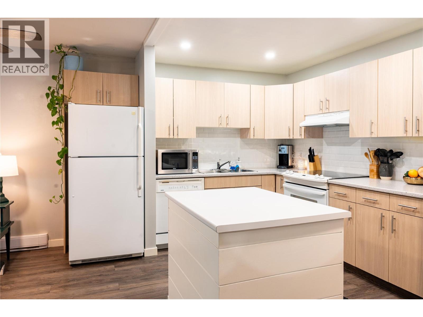 240 Hollywood Road N Unit# 304, Kelowna, British Columbia  V1X 6Y9 - Photo 5 - 10378573