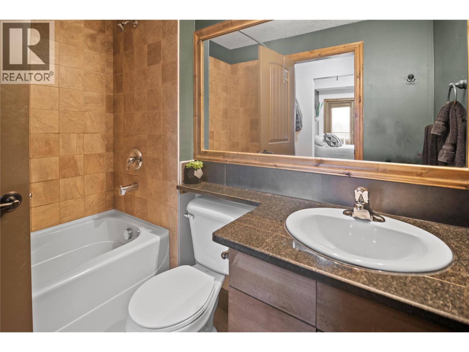 7495 Columbia Avenue Unit# 2206, Radium Hot Springs, British Columbia  V0A 1M0 - Photo 8 - 10378412