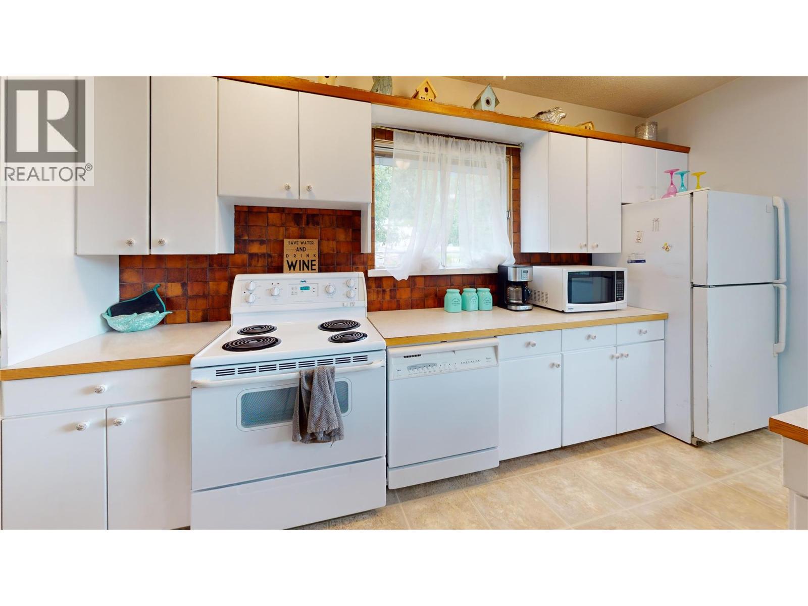 309 Fowler Street, Riondel, British Columbia  V0B 2B0 - Photo 8 - 10376656