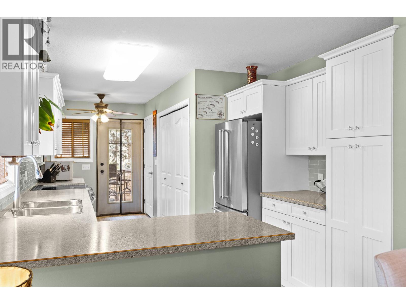 190 Ritchie Court, Kelowna, British Columbia  V1V 2A8 - Photo 11 - 10378428