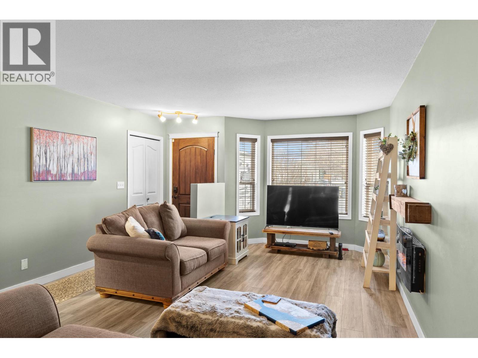 190 Ritchie Court, Kelowna, British Columbia  V1V 2A8 - Photo 3 - 10378428