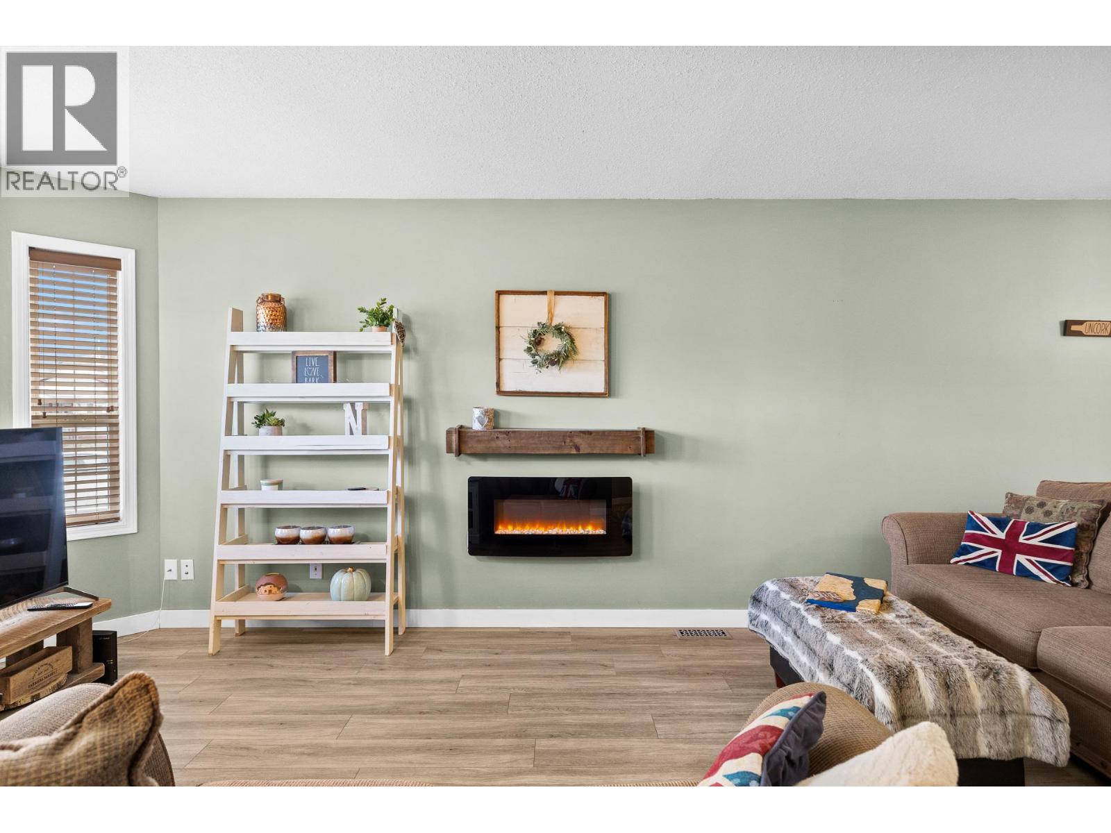190 Ritchie Court, Kelowna, British Columbia  V1V 2A8 - Photo 4 - 10378428