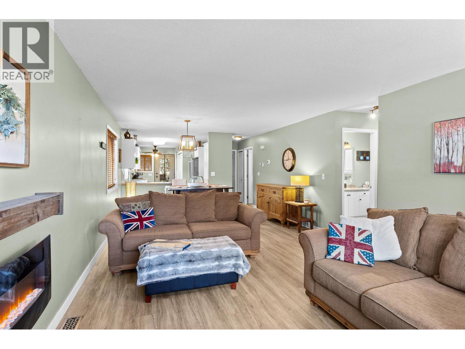 190 Ritchie Court, Kelowna, British Columbia  V1V 2A8 - Photo 5 - 10378428