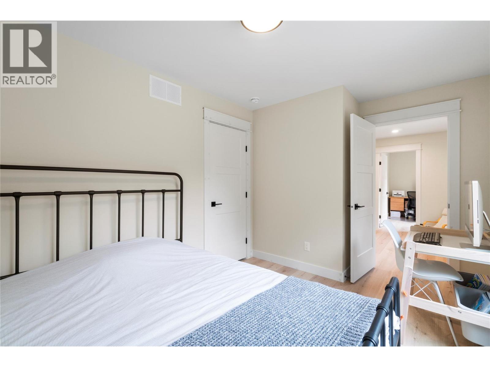 2270 Lions Ridge Road, Celista, British Columbia  V0E 1M6 - Photo 25 - 10378623