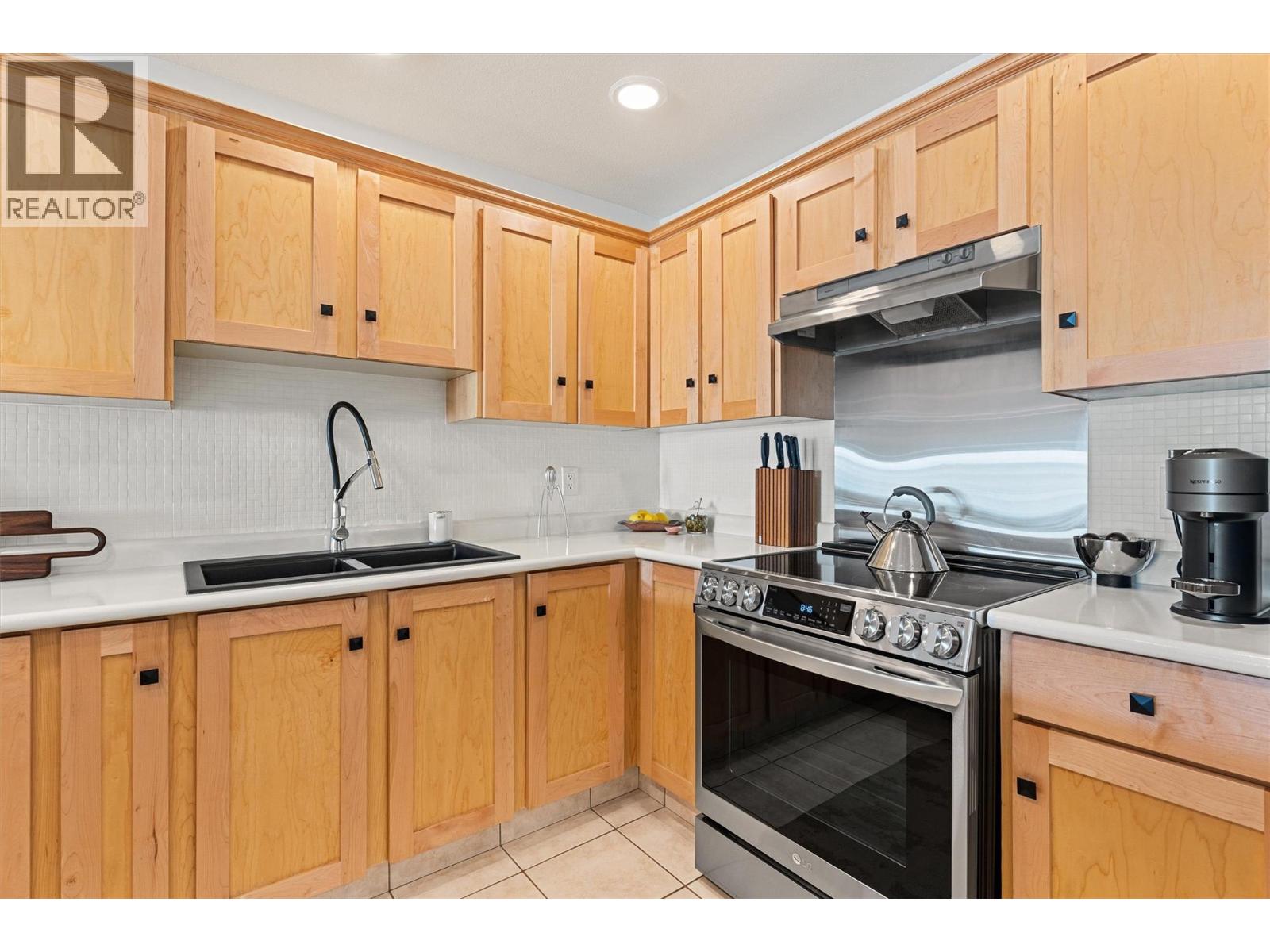 2900 Abbott Street Unit# 202, Kelowna, British Columbia  V1Y 1G6 - Photo 9 - 10378618