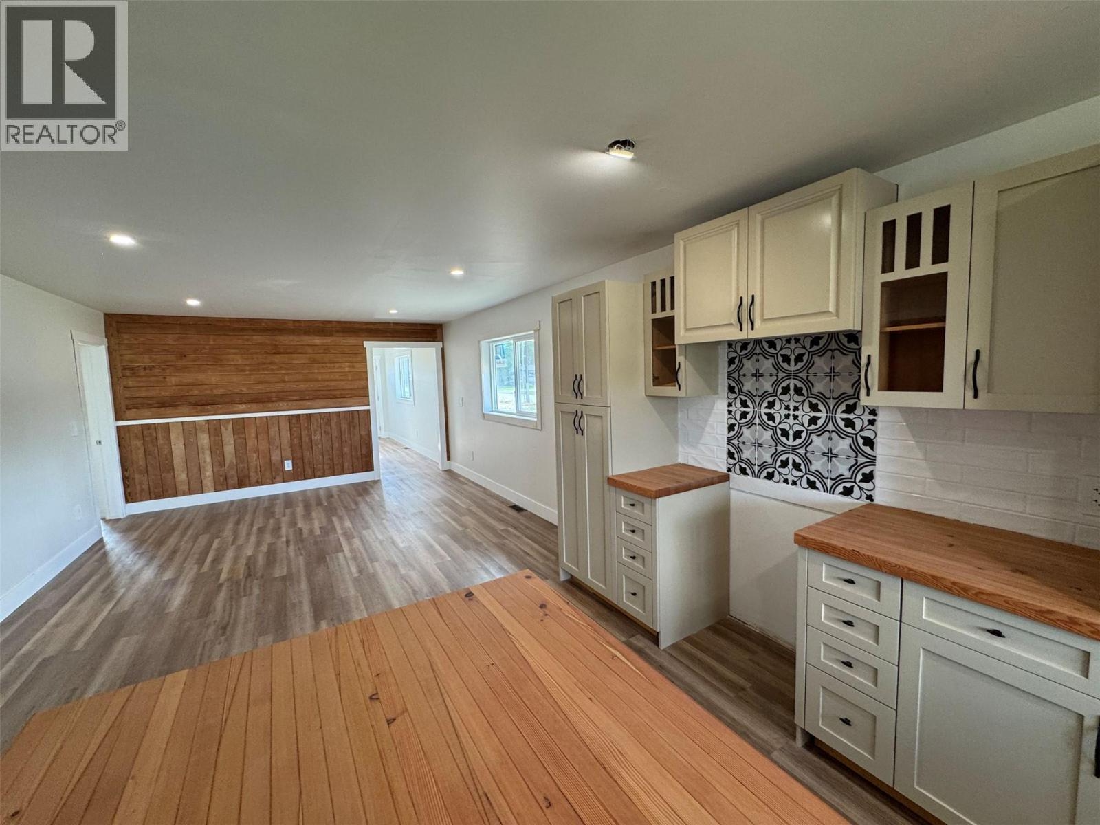 7145 22nd Street, Grand Forks, British Columbia  V0H 1H0 - Photo 4 - 10378665