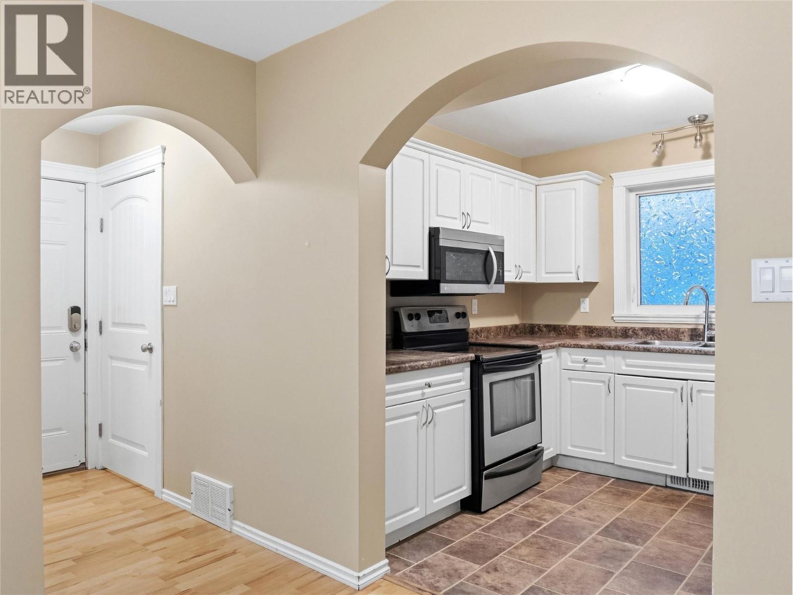 721 100 Avenue, Dawson Creek, British Columbia  V1G 0B5 - Photo 5 - 10378667