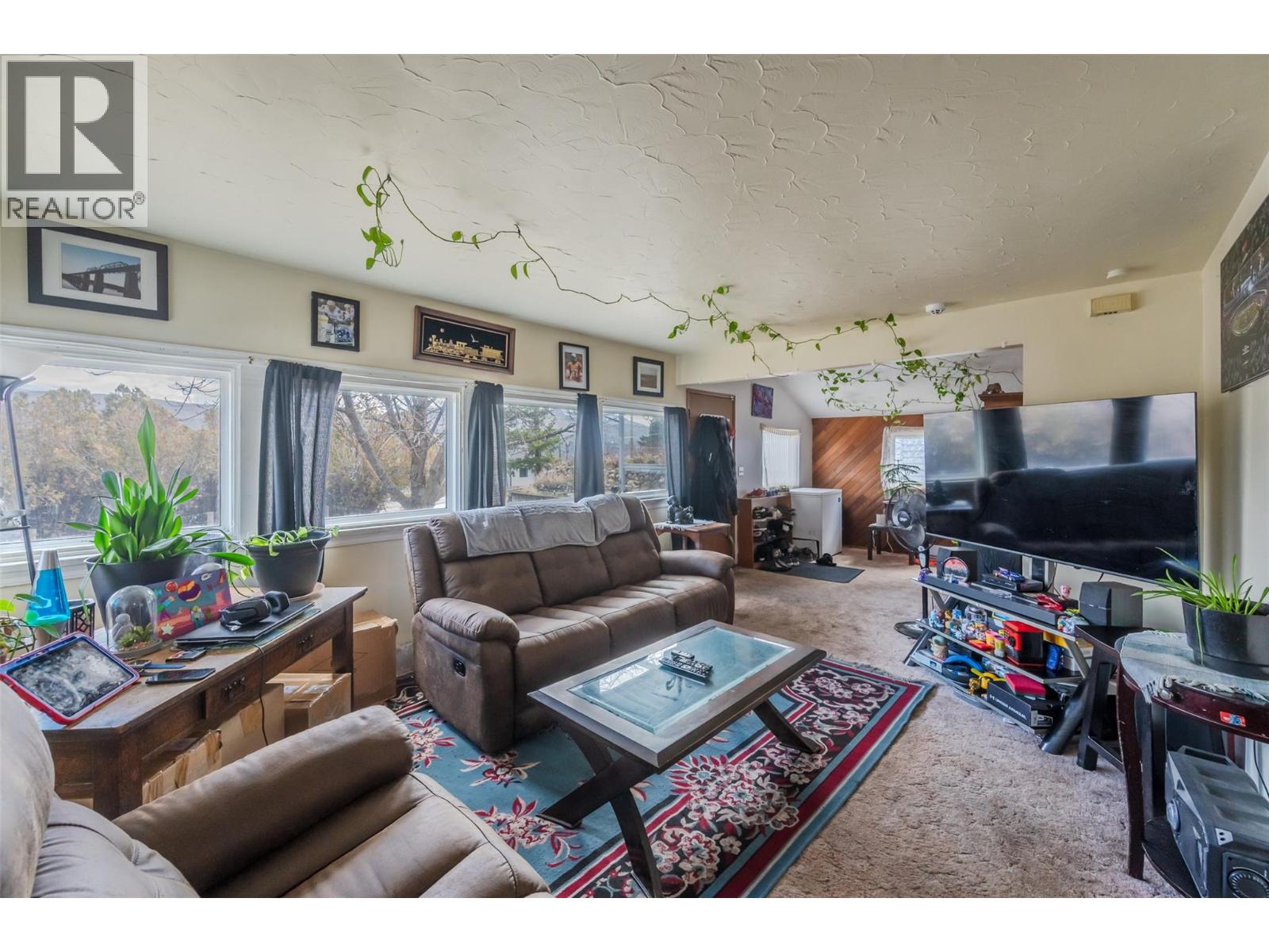 6464 Gala Street, Oliver, British Columbia  V0H 1T0 - Photo 2 - 10378497