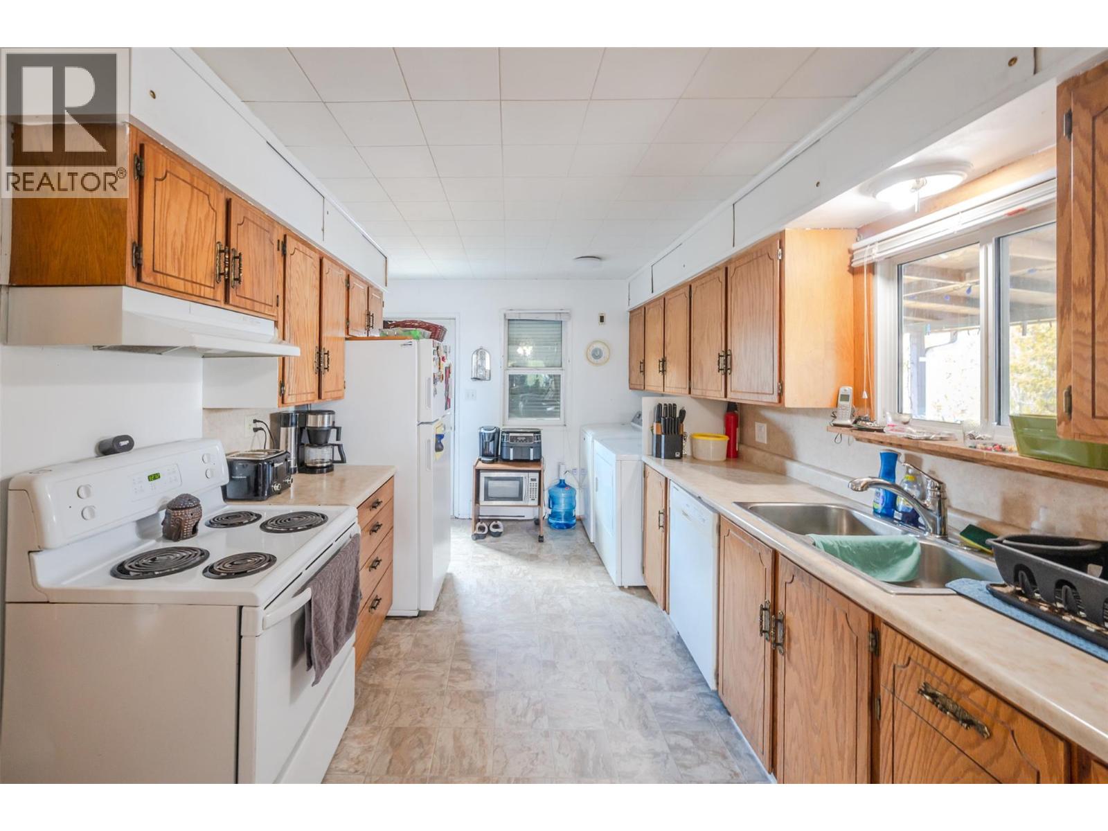 6464 Gala Street, Oliver, British Columbia  V0H 1T0 - Photo 7 - 10378497