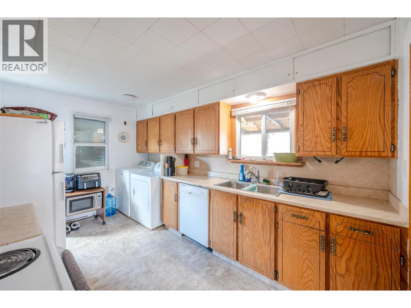 6464 Gala Street, Oliver, British Columbia  V0H 1T0 - Photo 8 - 10378497