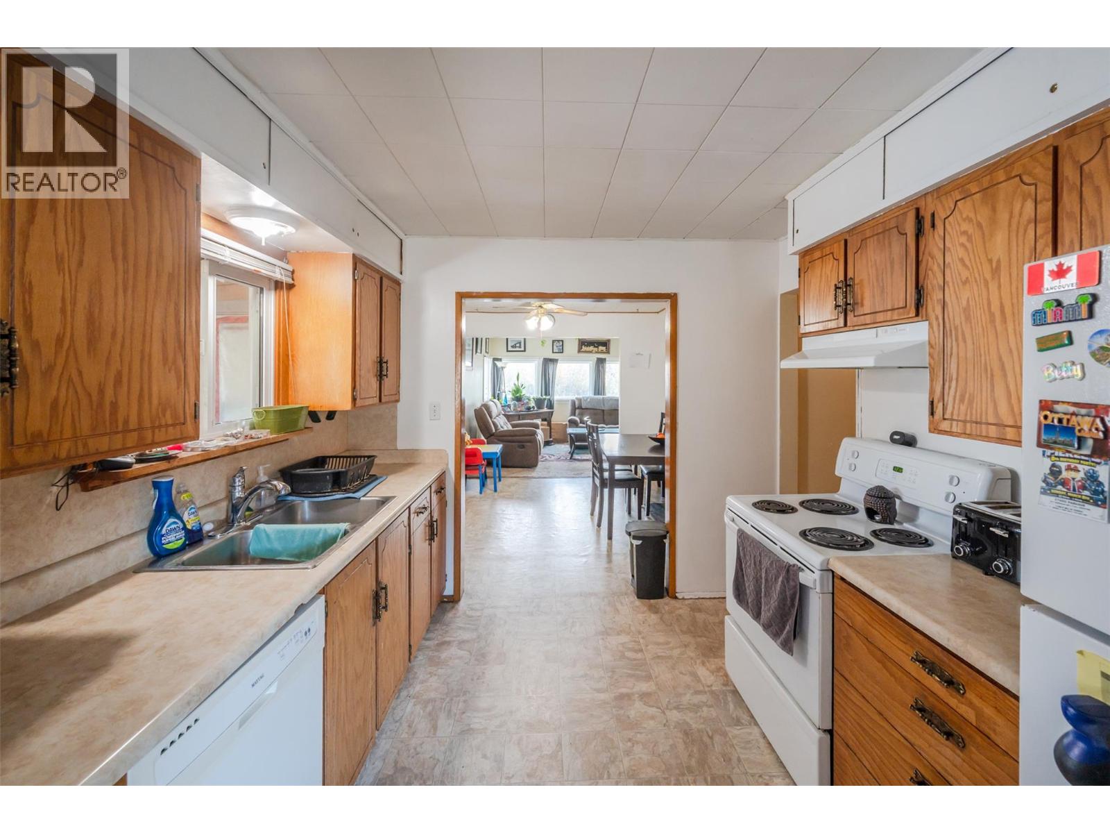 6464 Gala Street, Oliver, British Columbia  V0H 1T0 - Photo 9 - 10378497