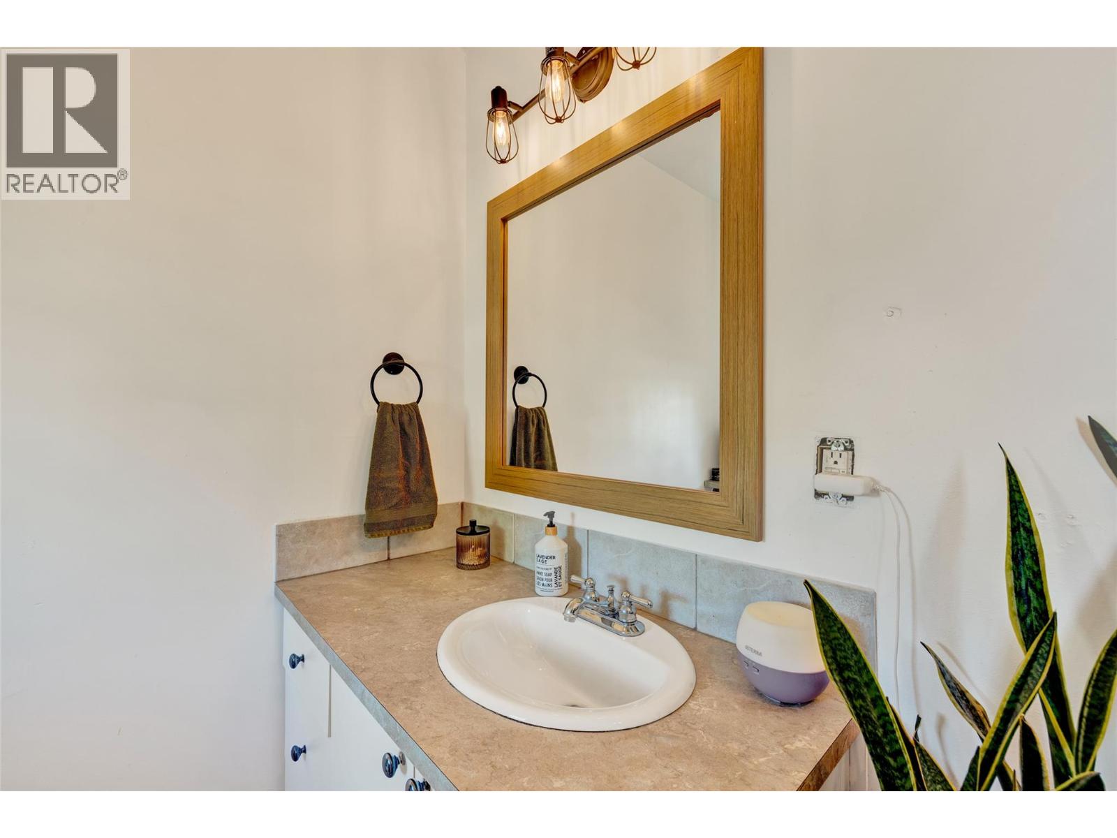 1333 Richter Street, Kelowna, British Columbia  V1Y 2L5 - Photo 34 - 10378653