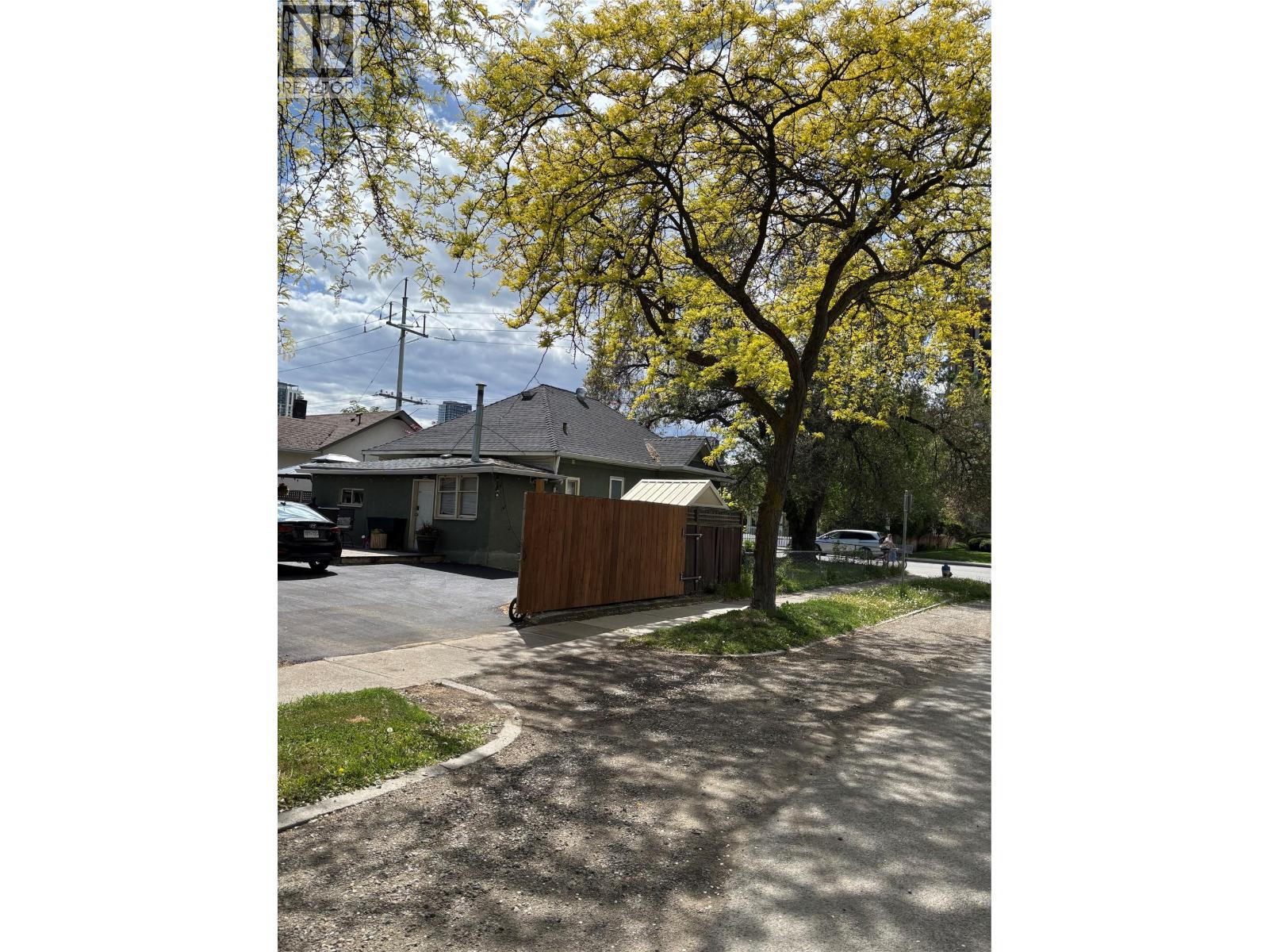 1333 Richter Street, Kelowna, British Columbia  V1Y 2L5 - Photo 6 - 10378653