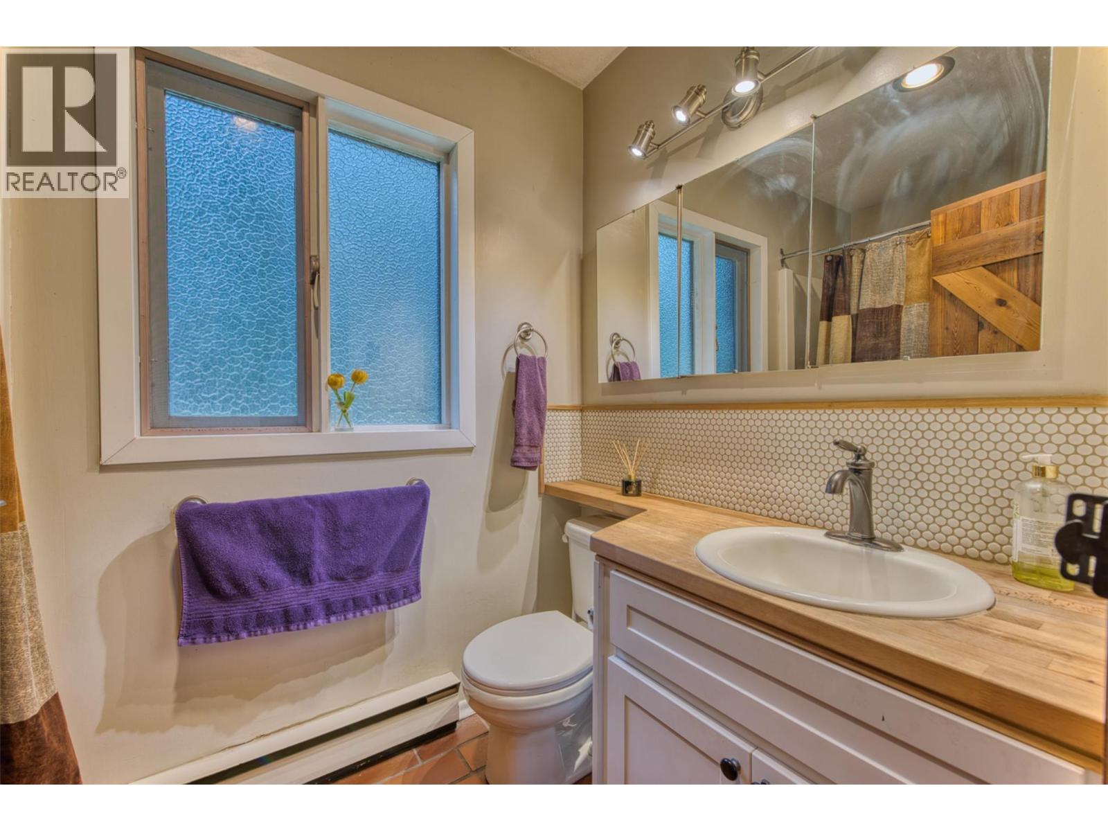 4452 Sleepy Hollow Road, Armstrong, British Columbia  V0E 1B4 - Photo 13 - 10378563