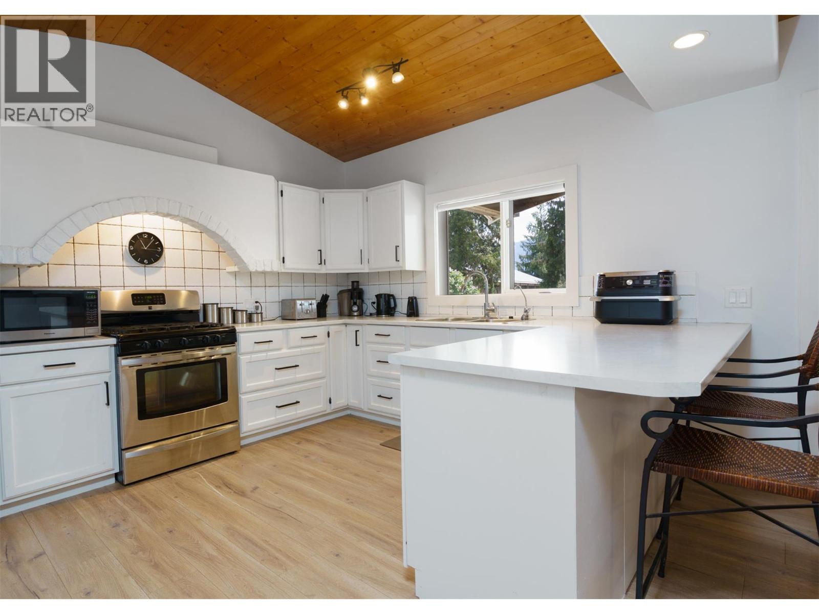 4452 Sleepy Hollow Road, Armstrong, British Columbia  V0E 1B4 - Photo 19 - 10378563