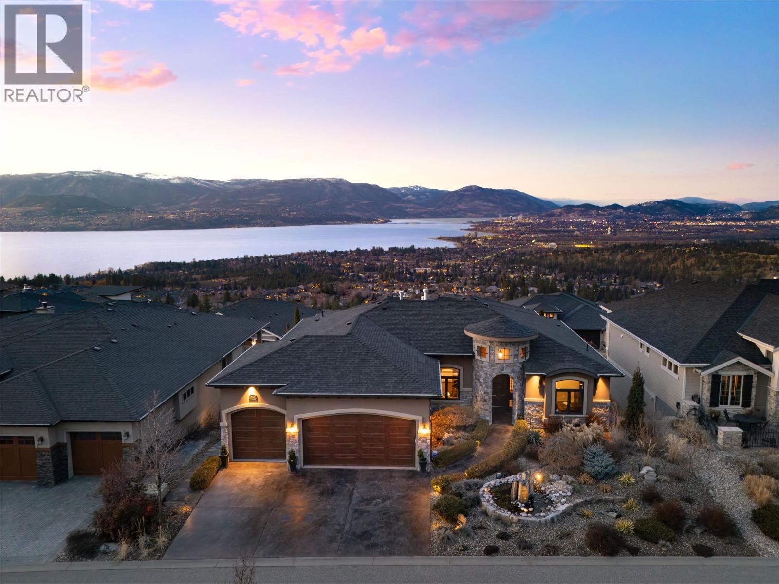 954 Hewetson Avenue, Kelowna, British Columbia  V1W 5H8 - Photo 2 - 10376538