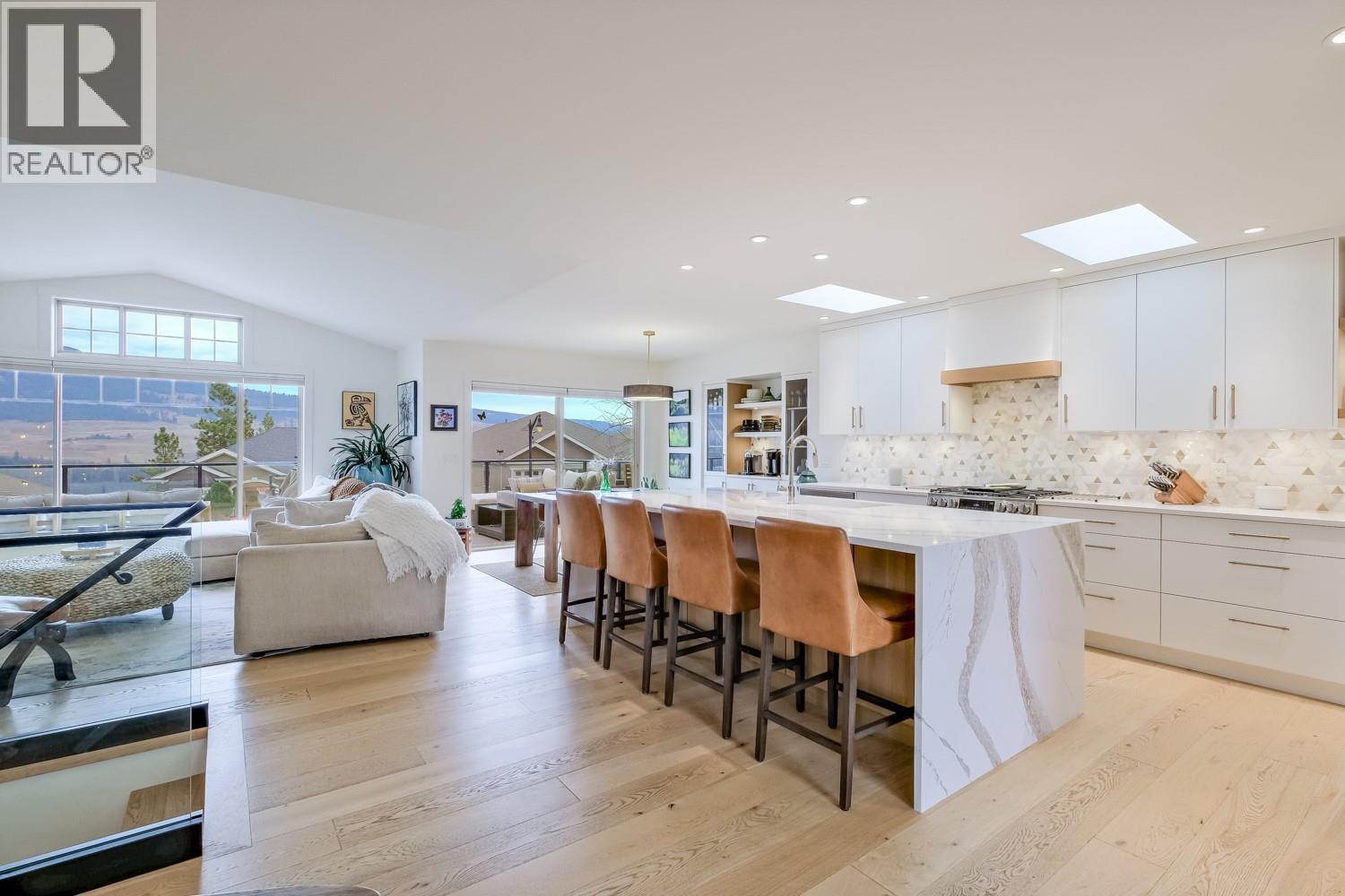 12628 Lake Vista Court, Lake Country, British Columbia  V4V 2N1 - Photo 4 - 10378358