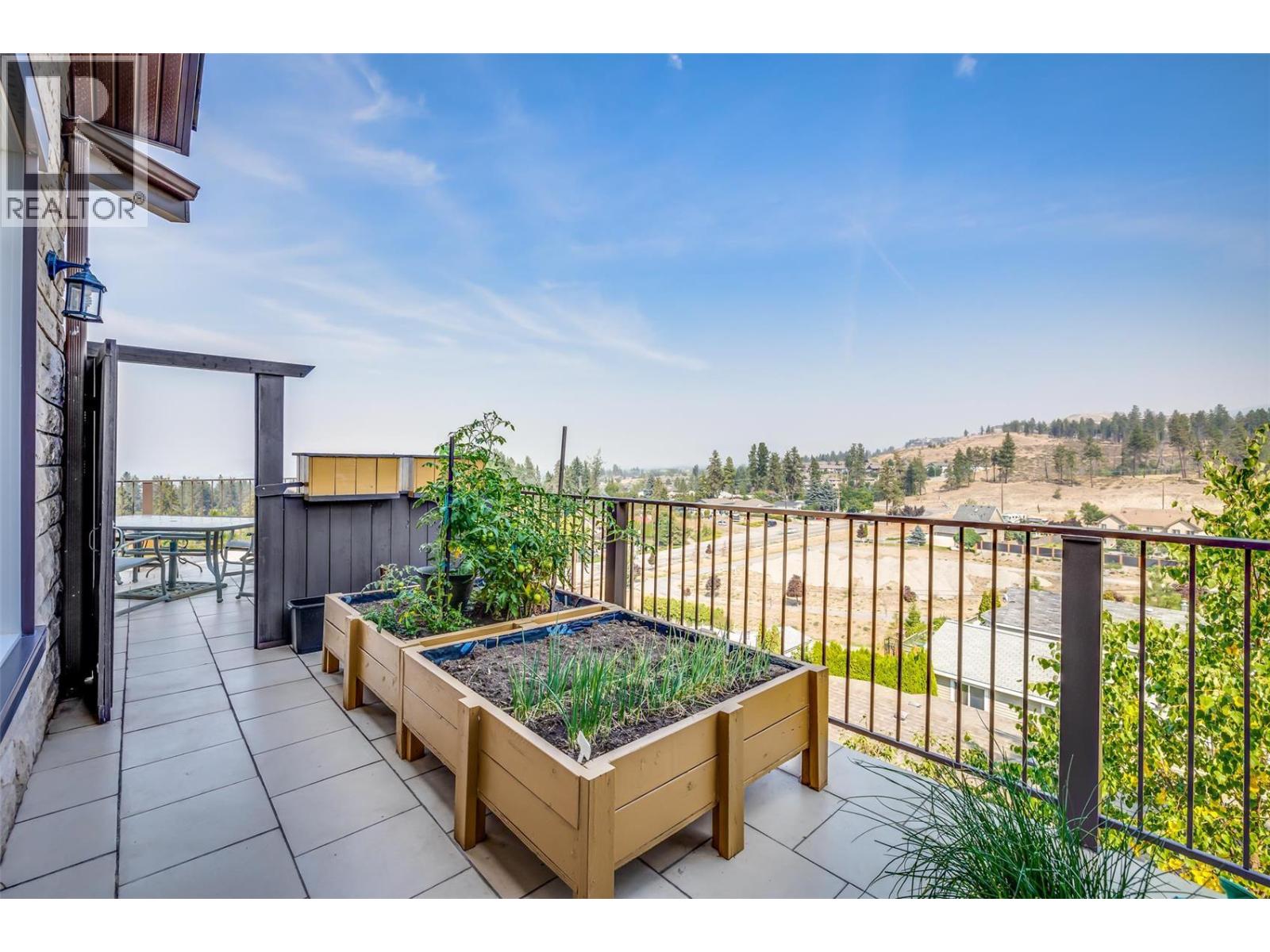 375 Trumpeter Court, Kelowna, British Columbia  V1W 5J4 - Photo 15 - 10378537