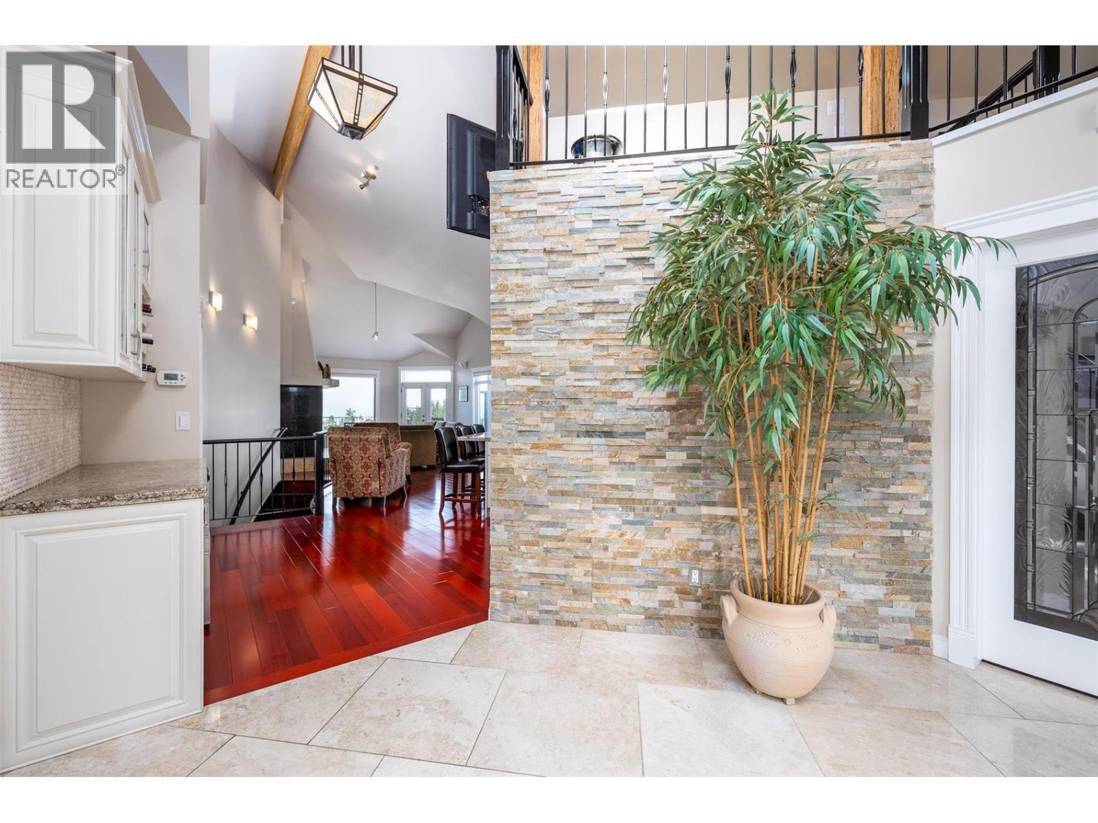 375 Trumpeter Court, Kelowna, British Columbia  V1W 5J4 - Photo 16 - 10378537