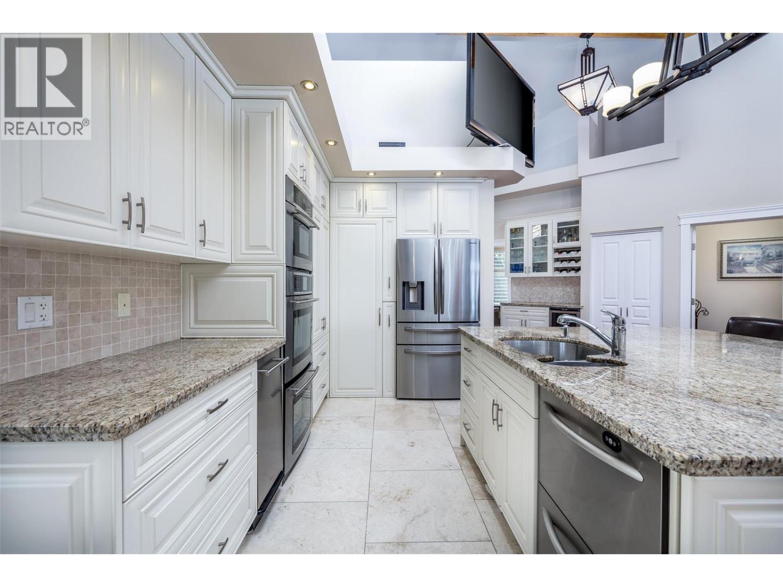 375 Trumpeter Court, Kelowna, British Columbia  V1W 5J4 - Photo 18 - 10378537