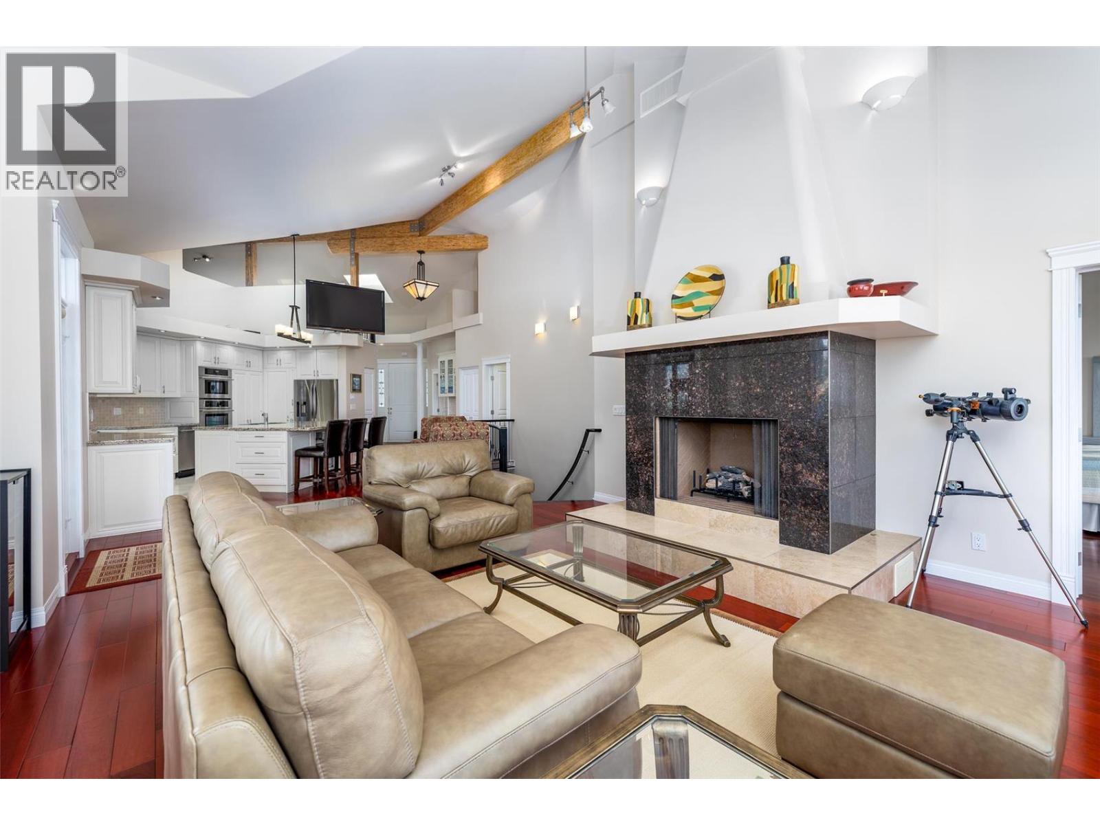 375 Trumpeter Court, Kelowna, British Columbia  V1W 5J4 - Photo 4 - 10378537