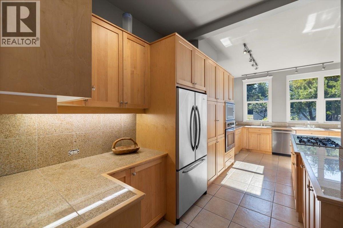 9 Park Crescent, Fernie, British Columbia  V0B 1M0 - Photo 30 - 10378721