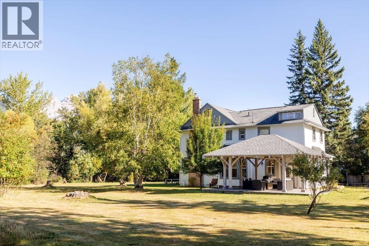 9 Park Crescent, Fernie, British Columbia  V0B 1M0 - Photo 4 - 10378721