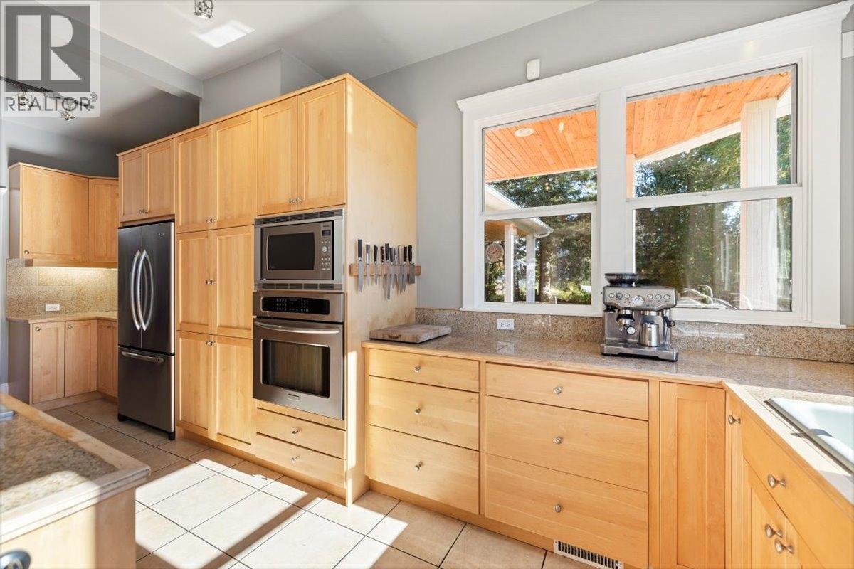 9 Park Crescent, Fernie, British Columbia  V0B 1M0 - Photo 40 - 10378721