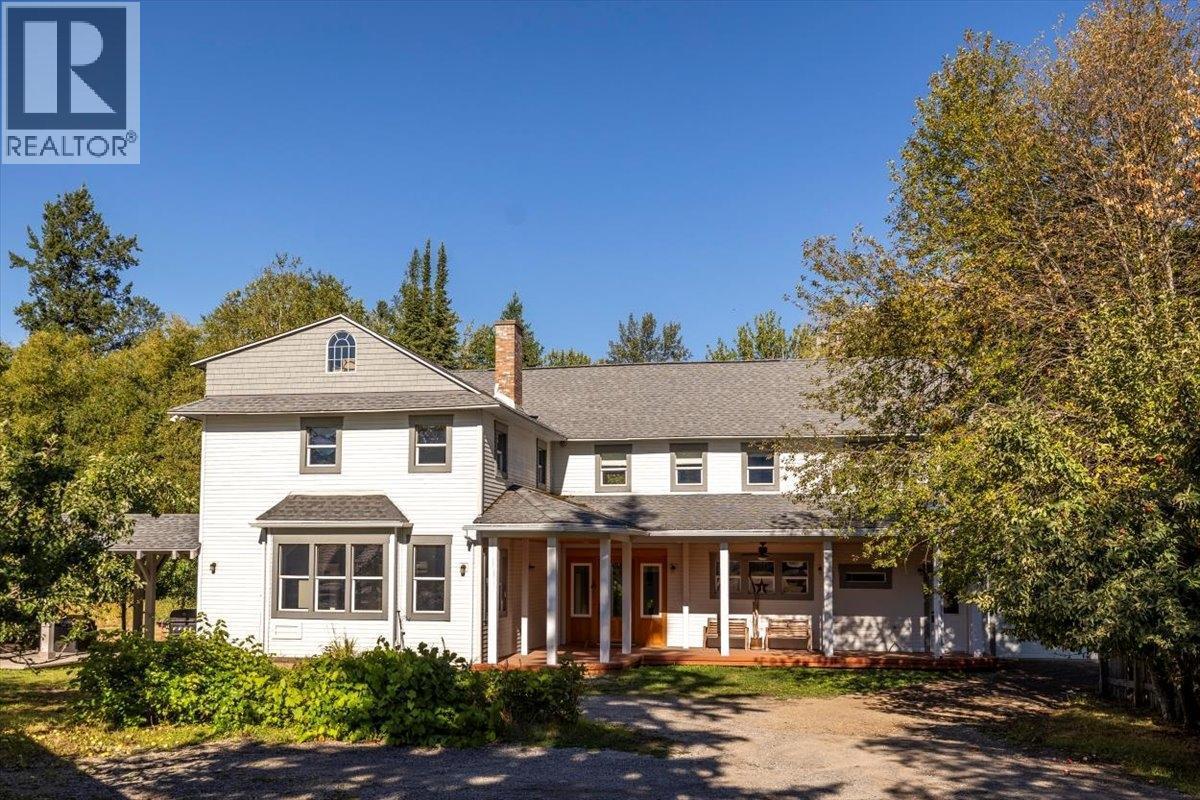9 Park Crescent, Fernie, British Columbia  V0B 1M0 - Photo 8 - 10378721