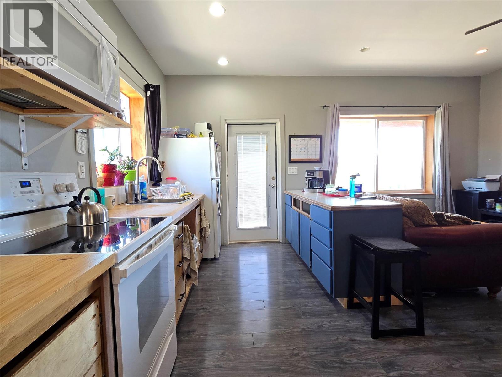 7145 Princeton Kamloops  5a Highway, Kamloops, British Columbia  V2H 0B6 - Photo 2 - 10378702