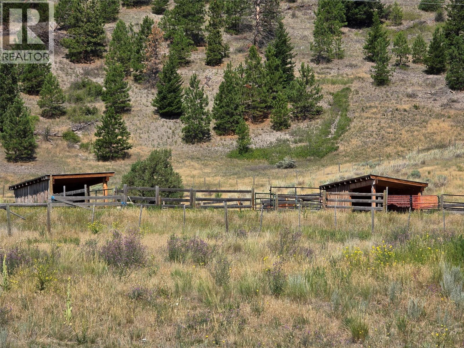 7145 Princeton Kamloops  5a Highway, Kamloops, British Columbia  V2H 0B6 - Photo 35 - 10378702