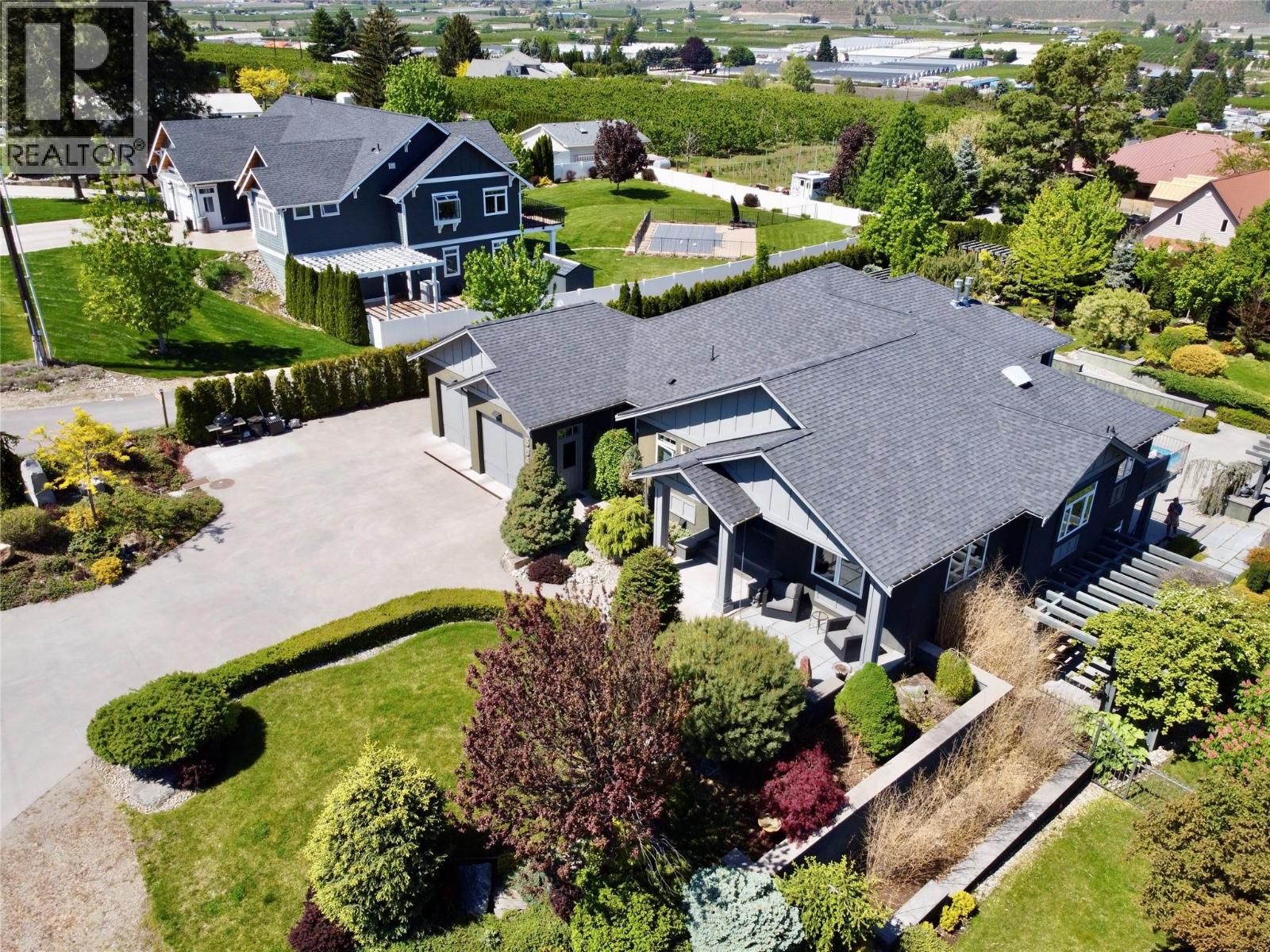 5642 Yarrow Street, Oliver, British Columbia  V0H 1T0 - Photo 2 - 10378521