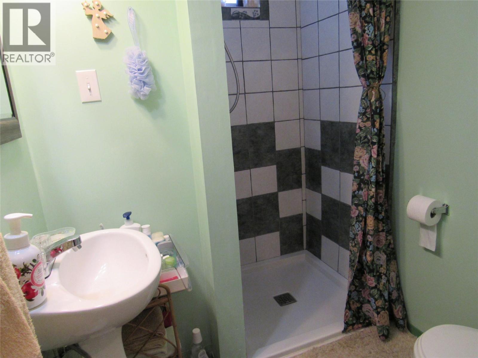 2000 Topping Street, Trail, British Columbia  V1R 4G5 - Photo 14 - 10376650