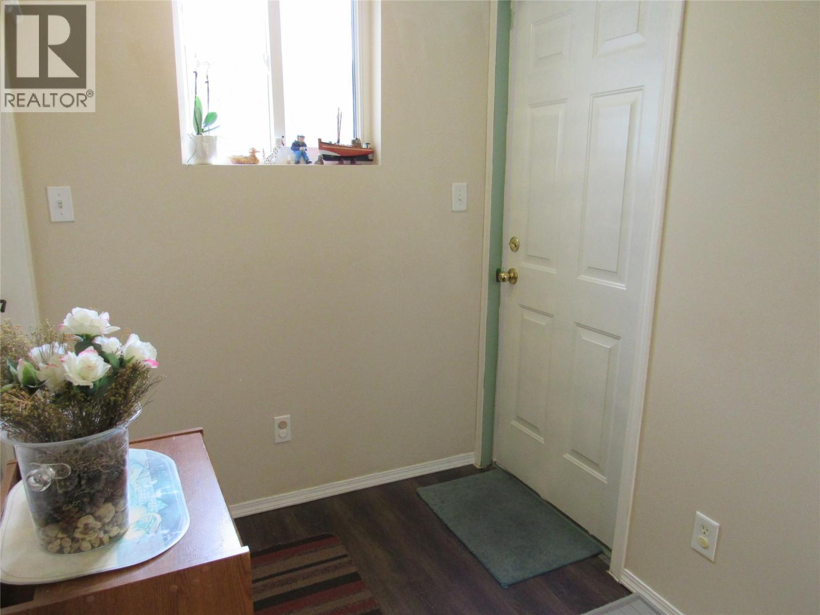 2000 Topping Street, Trail, British Columbia  V1R 4G5 - Photo 2 - 10376650