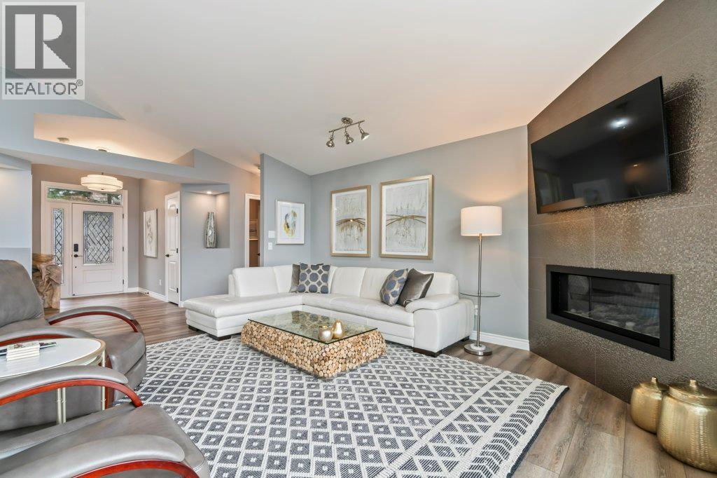 3949 Desert Pines Avenue, Peachland, British Columbia  V0H 1X2 - Photo 5 - 10370427