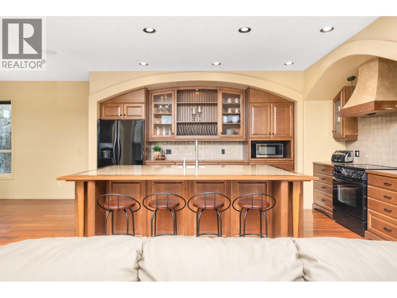 200 Melrose Court, Vernon, British Columbia  V1H 1T7 - Photo 10 - 10378394