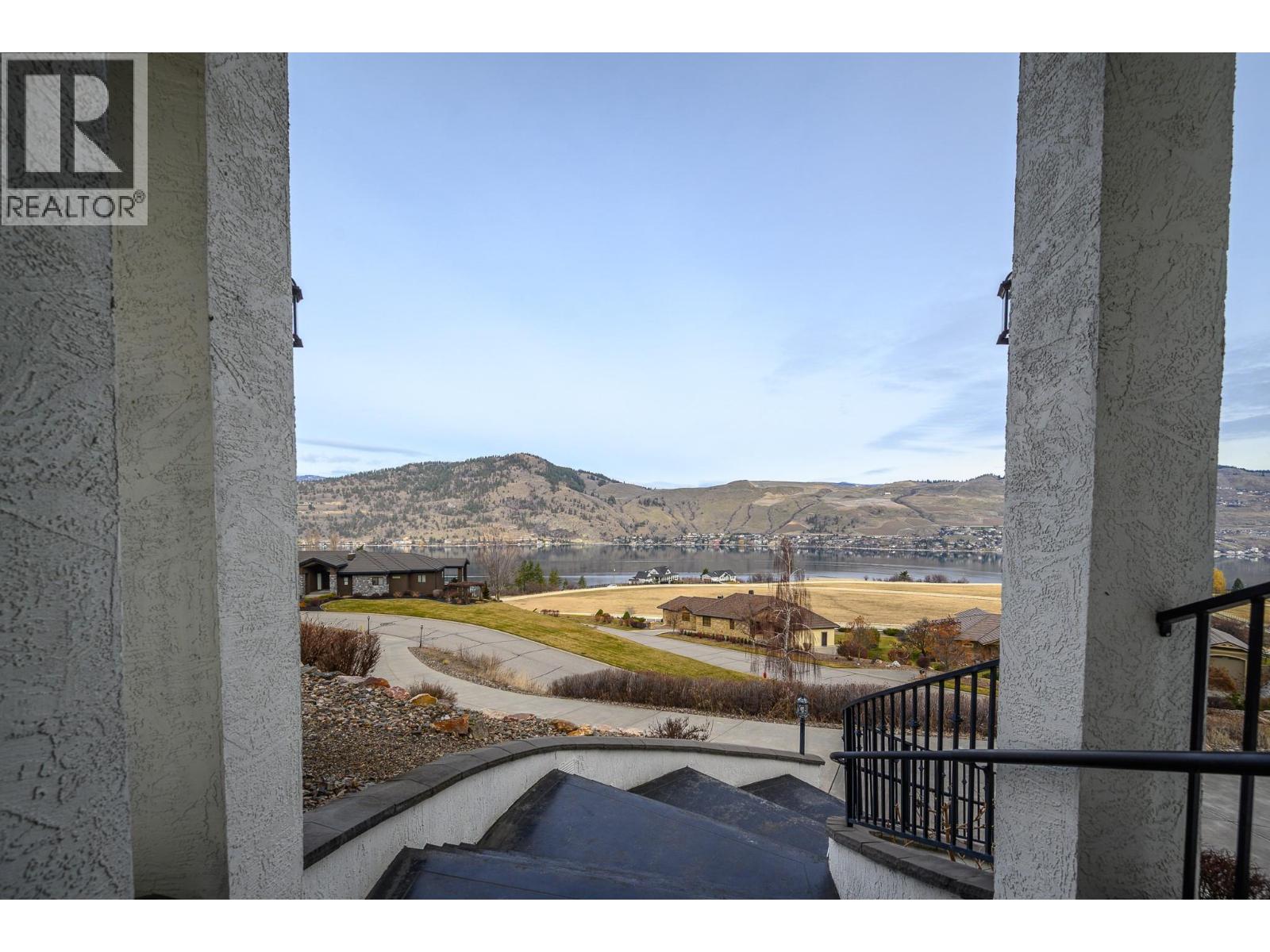 200 Melrose Court, Vernon, British Columbia  V1H 1T7 - Photo 4 - 10378394