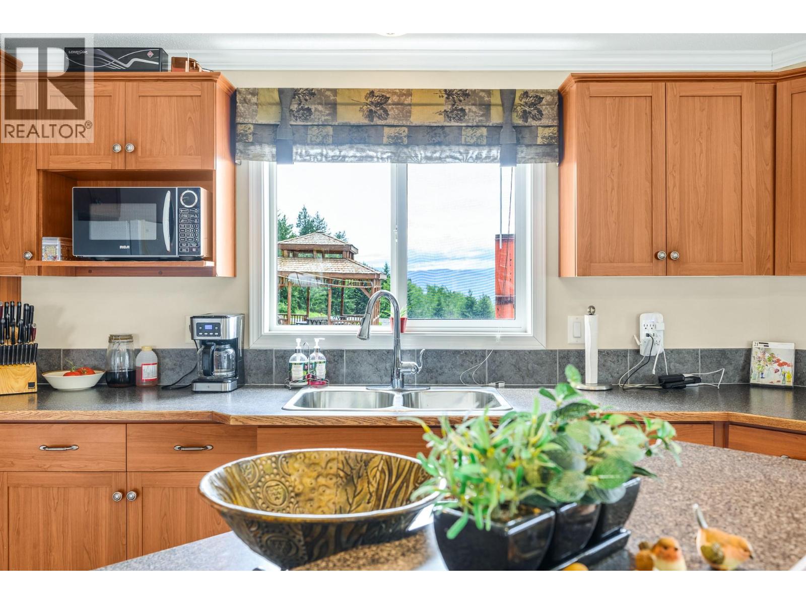 18125 Hereford Road, Lake Country, British Columbia  V4V 1B6 - Photo 9 - 10378082
