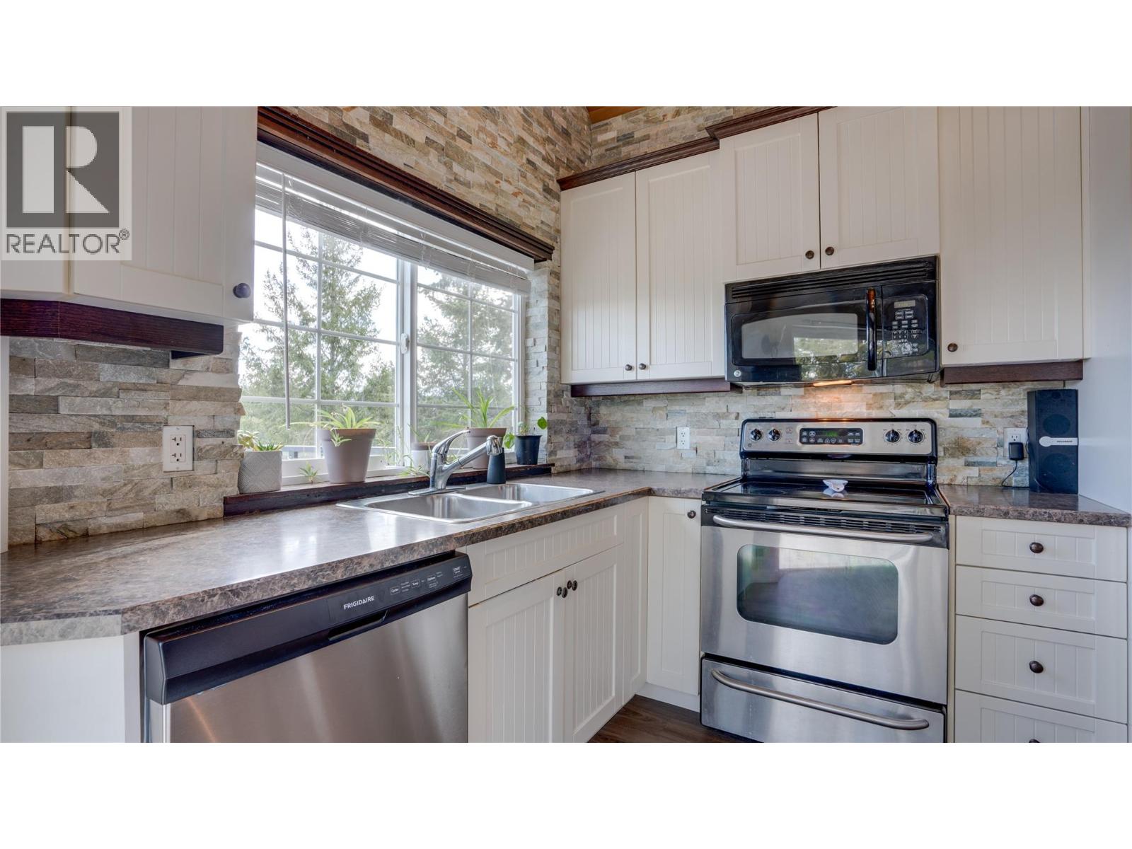 354 Lakewood Road, Vernon, British Columbia  V1H 2B9 - Photo 15 - 10378675