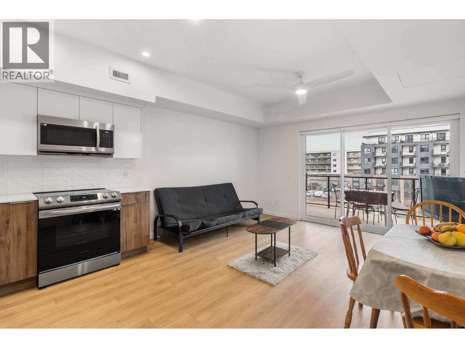 604 Cawston Avenue Unit# 404, Kelowna, British Columbia  V1Y 6Z4 - Photo 2 - 10378705