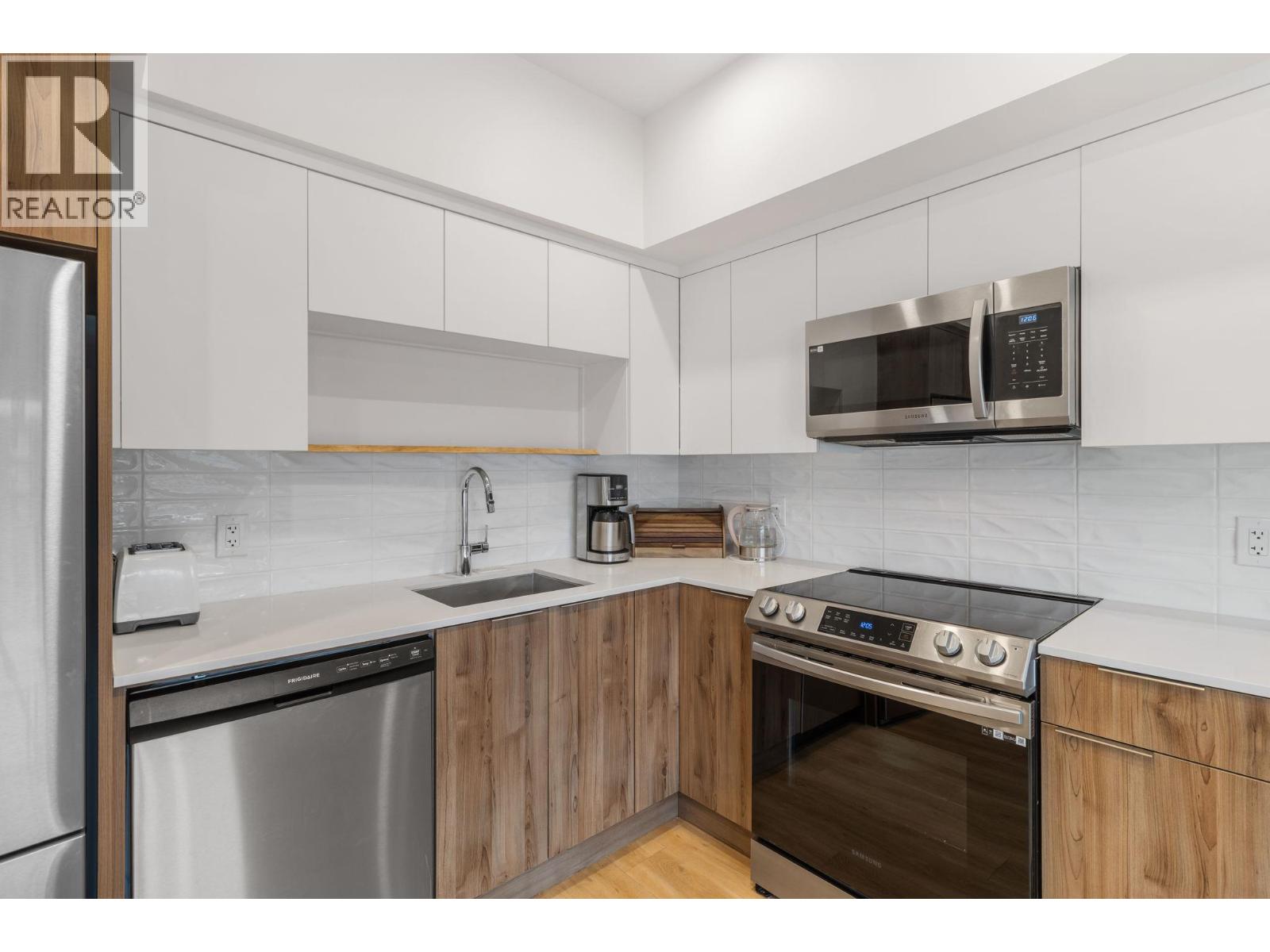 604 Cawston Avenue Unit# 404, Kelowna, British Columbia  V1Y 6Z4 - Photo 4 - 10378705