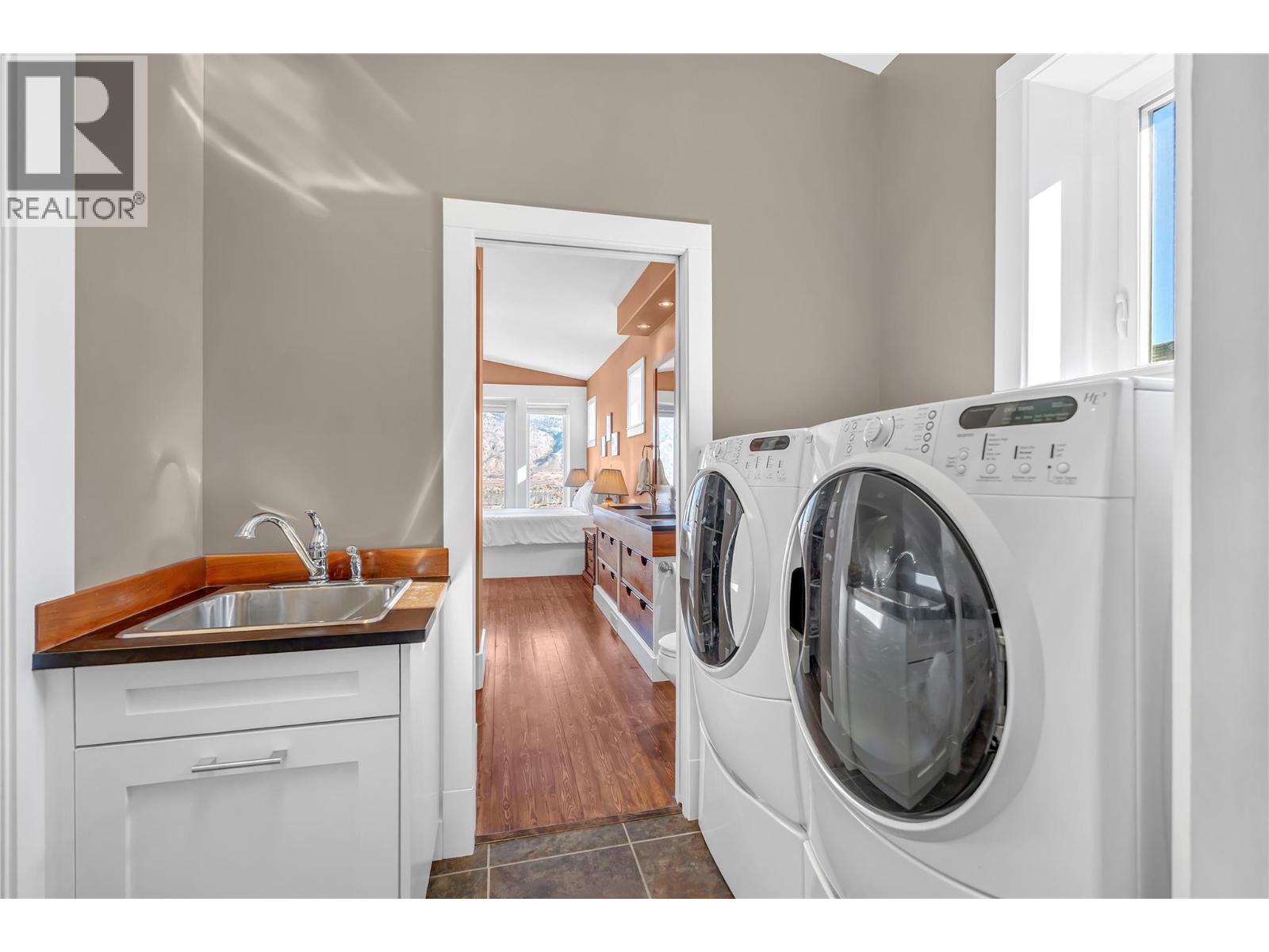 11713 Olympic View Drive, Osoyoos, British Columbia  V0H 1V4 - Photo 12 - 10377204